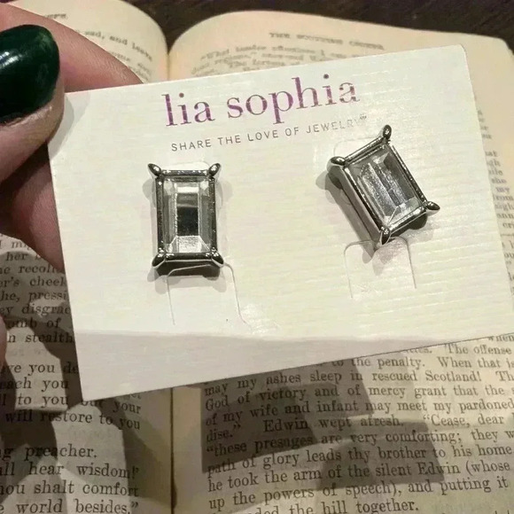 Lia Sophia rectangle clear silvertone earrings new  in box - Picture 2 of 7